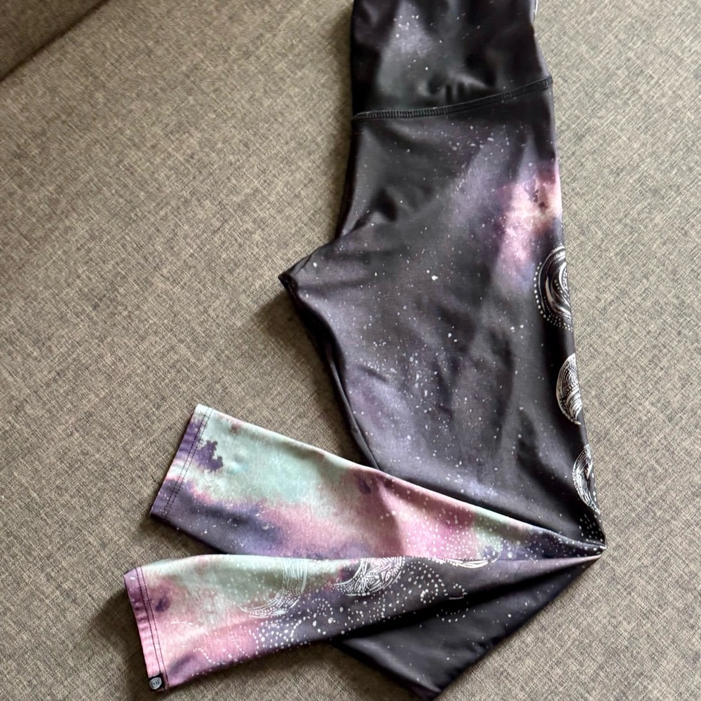 Onzie HIGH Rise Graphic Midi 7/8 Yoga Leggings – Solar NWOT - Picture 4 of 10